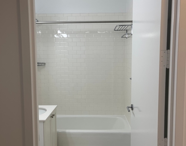 West 37th Street - Photo Thumbnail 1