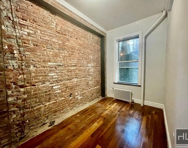 Hudson St - Photo Thumbnail 1