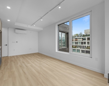 St Marks Place - Photo Thumbnail 6