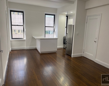 East 46 Street - Photo Thumbnail 1