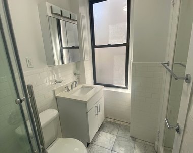 East 46 Street - Photo Thumbnail 2