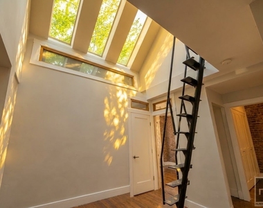Avenue B - Photo Thumbnail 1