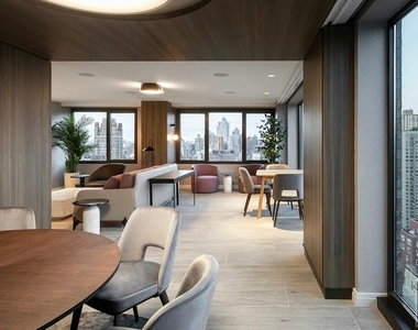 East 72nd Street - Photo Thumbnail 11