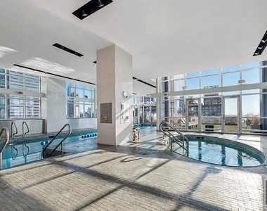 West 48 Street - Photo Thumbnail 7