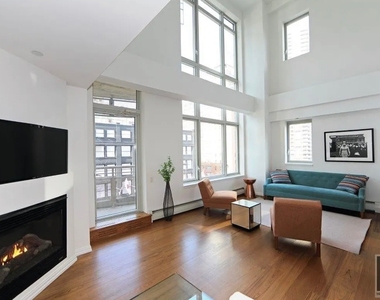 East 59 Street - Photo Thumbnail 1