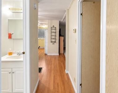 600 Lexington Street - Photo Thumbnail 7