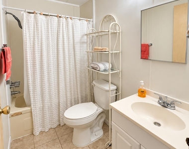 600 Lexington Street - Photo Thumbnail 9