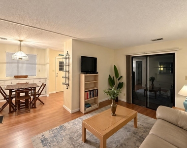 600 Lexington Street - Photo Thumbnail 2