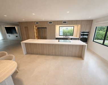 4919 Sw 28th Avenue - Photo Thumbnail 1