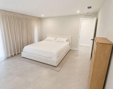 4919 Sw 28th Avenue - Photo Thumbnail 5