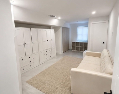 4919 Sw 28th Avenue - Photo Thumbnail 7