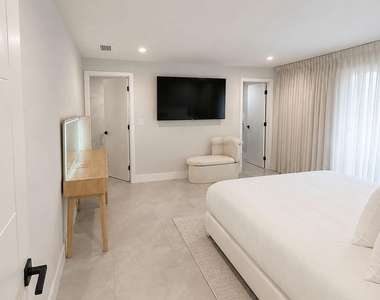 4919 Sw 28th Avenue - Photo Thumbnail 6