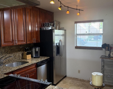 2800 Fiore Way - Photo Thumbnail 3