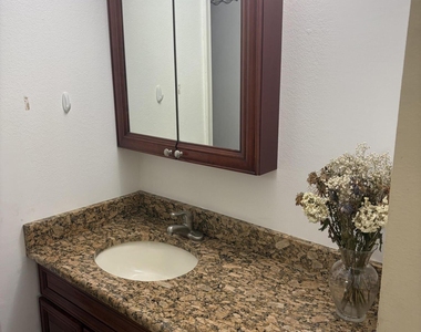 2800 Fiore Way - Photo Thumbnail 13