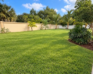 11317 Temple Street - Photo Thumbnail 24