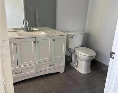 2143 Se Bell Isle Drive - Photo Thumbnail 7