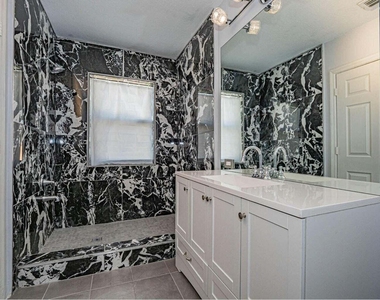 2143 Se Bell Isle Drive - Photo Thumbnail 6