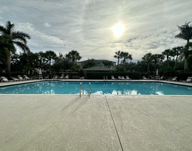 2143 Se Bell Isle Drive - Photo Thumbnail 15