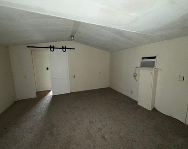 2916 E Briarwood Street - Photo Thumbnail 8