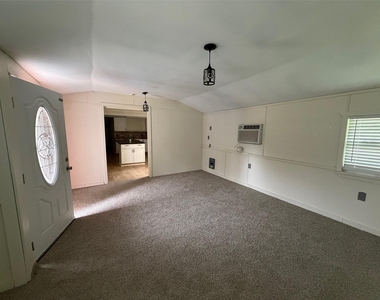 2916 E Briarwood Street - Photo Thumbnail 4