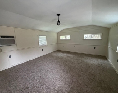 2916 E Briarwood Street - Photo Thumbnail 3