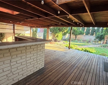 470 Walnut - Photo Thumbnail 7