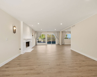 24585 Calvert Street - Photo Thumbnail 7