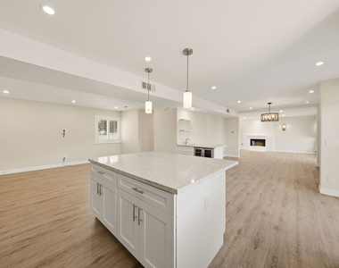 24585 Calvert Street - Photo Thumbnail 18