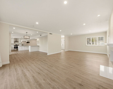 24585 Calvert Street - Photo Thumbnail 8