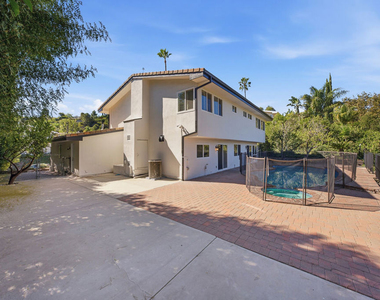 24585 Calvert Street - Photo Thumbnail 35