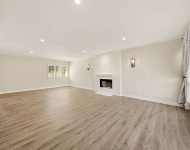 24585 Calvert Street - Photo Thumbnail 10