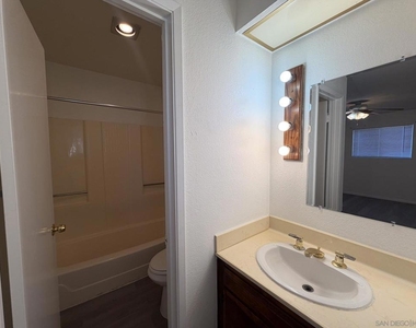 2577 Buena Vista Ave - Photo Thumbnail 8