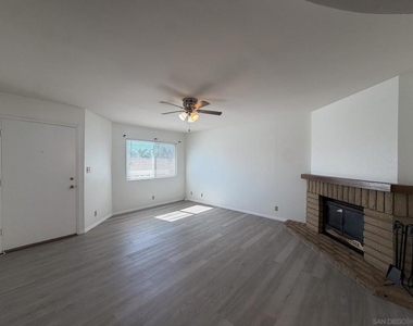 2577 Buena Vista Ave - Photo Thumbnail 2