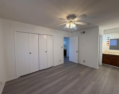 2577 Buena Vista Ave - Photo Thumbnail 7