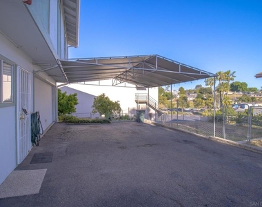 2577 Buena Vista Ave - Photo Thumbnail 1