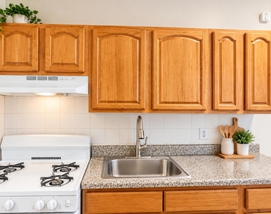 320 Wadsworth Avenue - Photo Thumbnail 6