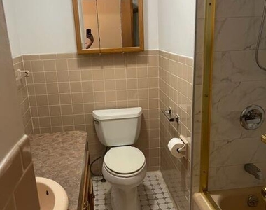 102-11 158 Avenue - Photo Thumbnail 4