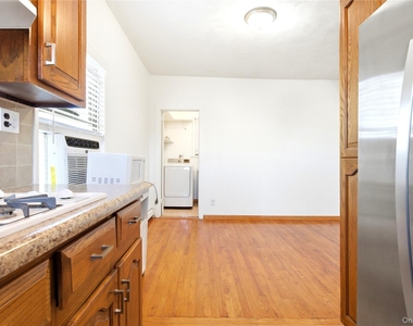 112 Walnut Street - Photo Thumbnail 9