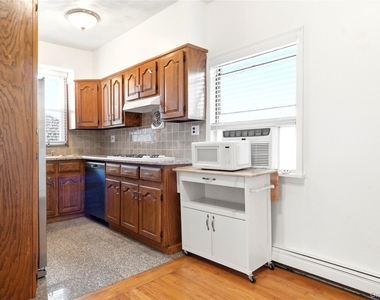 112 Walnut Street - Photo Thumbnail 6