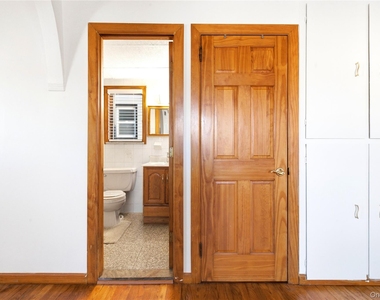 112 Walnut Street - Photo Thumbnail 24
