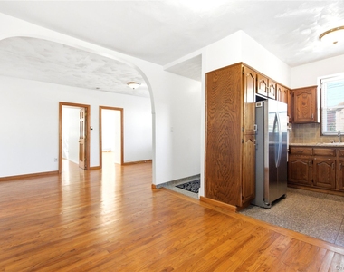 112 Walnut Street - Photo Thumbnail 10