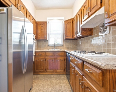 112 Walnut Street - Photo Thumbnail 7