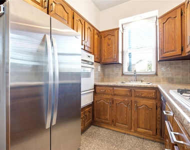 112 Walnut Street - Photo Thumbnail 8