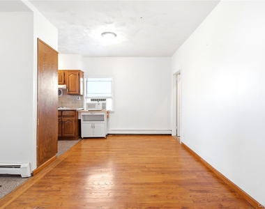 112 Walnut Street - Photo Thumbnail 5