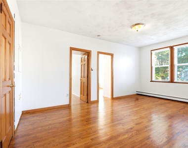 112 Walnut Street - Photo Thumbnail 12