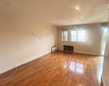 267-08 E Williston Avenue - Photo Thumbnail 1