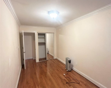267-08 E Williston Avenue - Photo Thumbnail 7