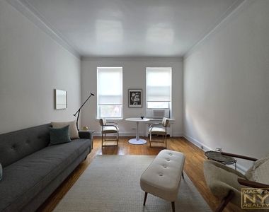 27 E 94th Street - Photo Thumbnail 2