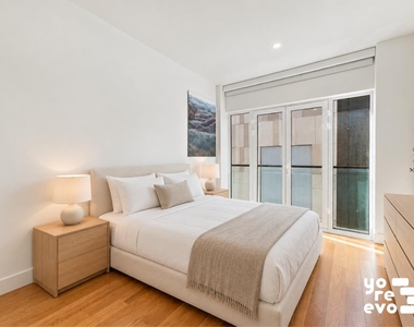 427 E 90th Street - Photo Thumbnail 4