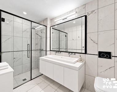 427 E 90th Street - Photo Thumbnail 5